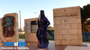 Monumento e statua di Rodolfo Valentino